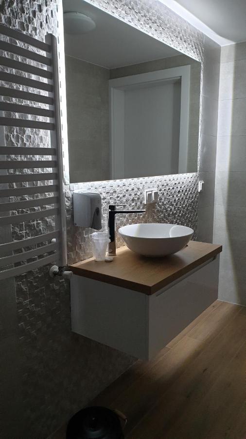 Hotel Dom Pod Groniem Rzyki Exteriér fotografie