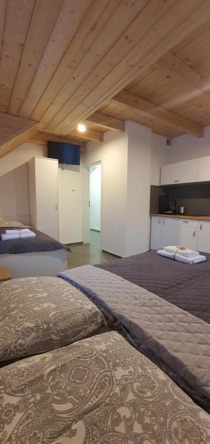 Hotel Dom Pod Groniem Rzyki Exteriér fotografie